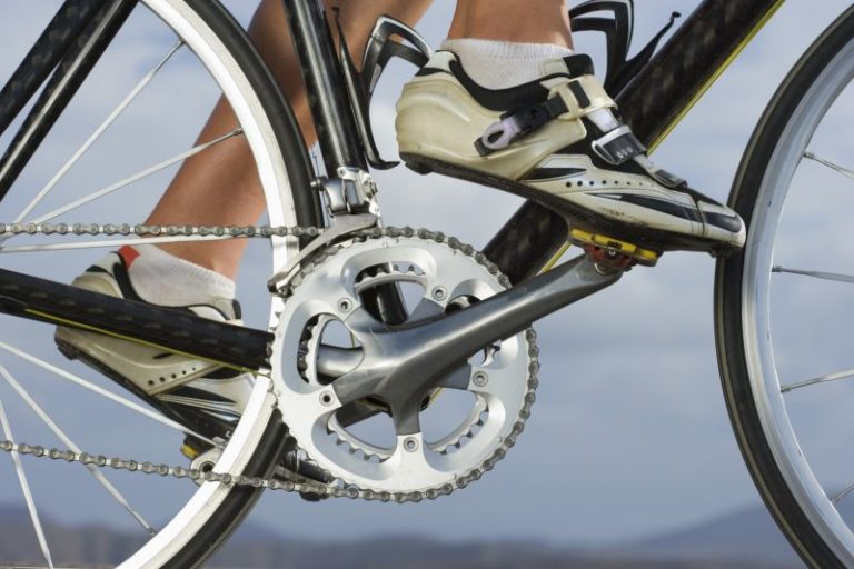 Pedały rowerowe: gwint, montaż i serwis
